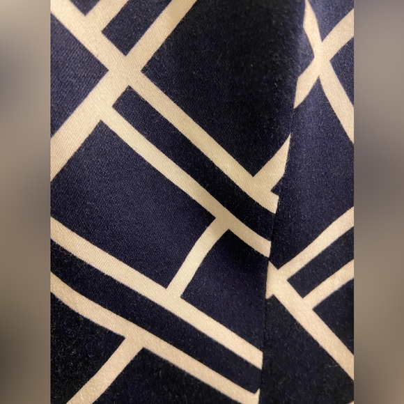 Navy and white skirt and jacket with 3/4 sleeves - Picture 3 of 3